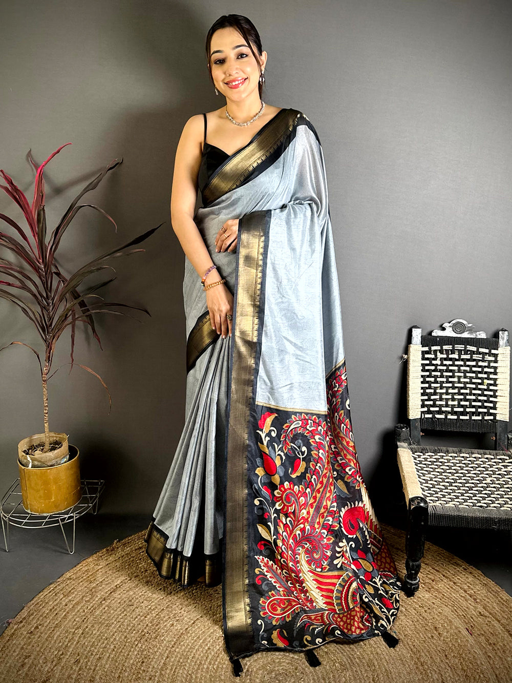 Grey Kalamkari Pallu Dola Saree