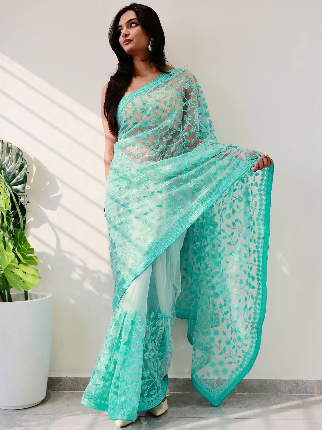 Stylish Exclusive Elegant Saree with Ethnic Motifs 