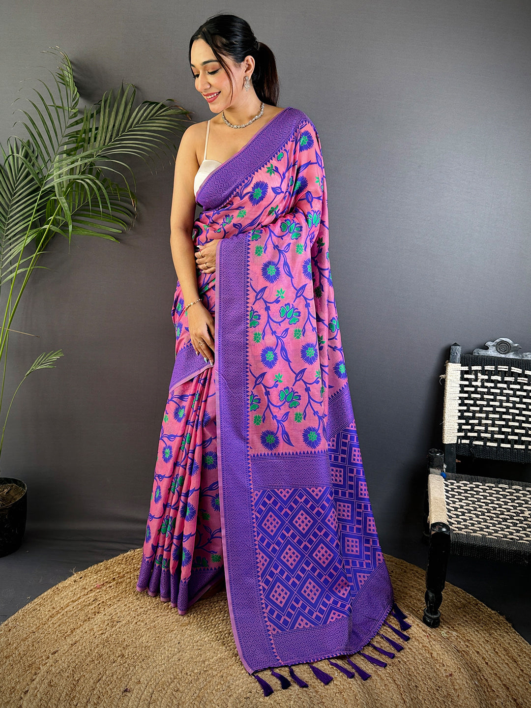 Fuchsia Dhakai Jamdani Cotton Silk Saree