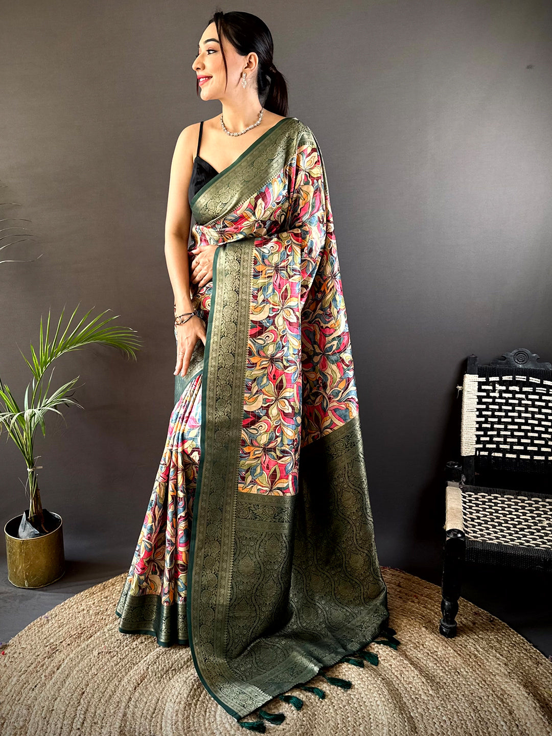 Green Soft Gadwal Pattu Geometric Saree