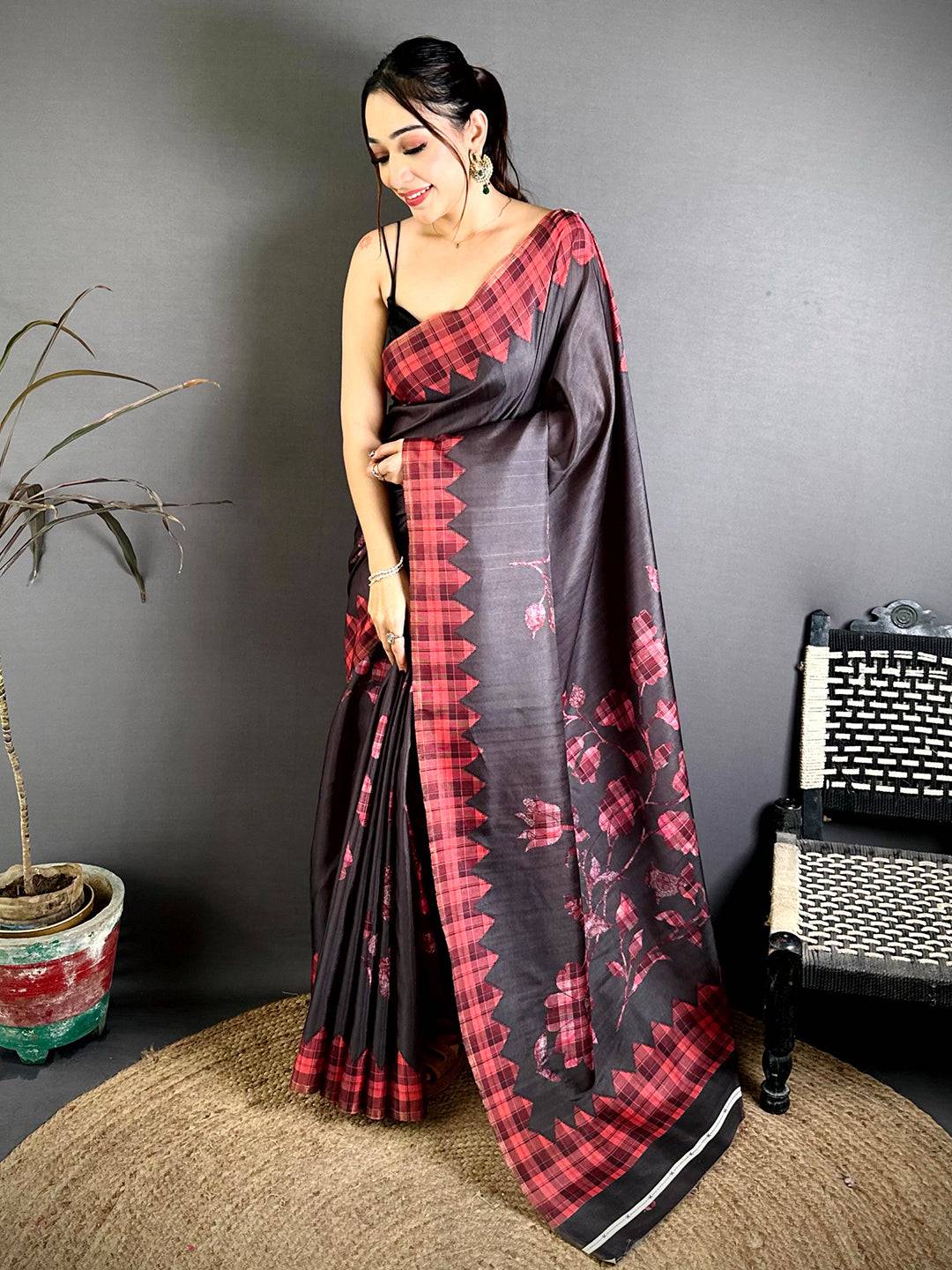 Celebrity Digital Applique Print Tussar Saree
