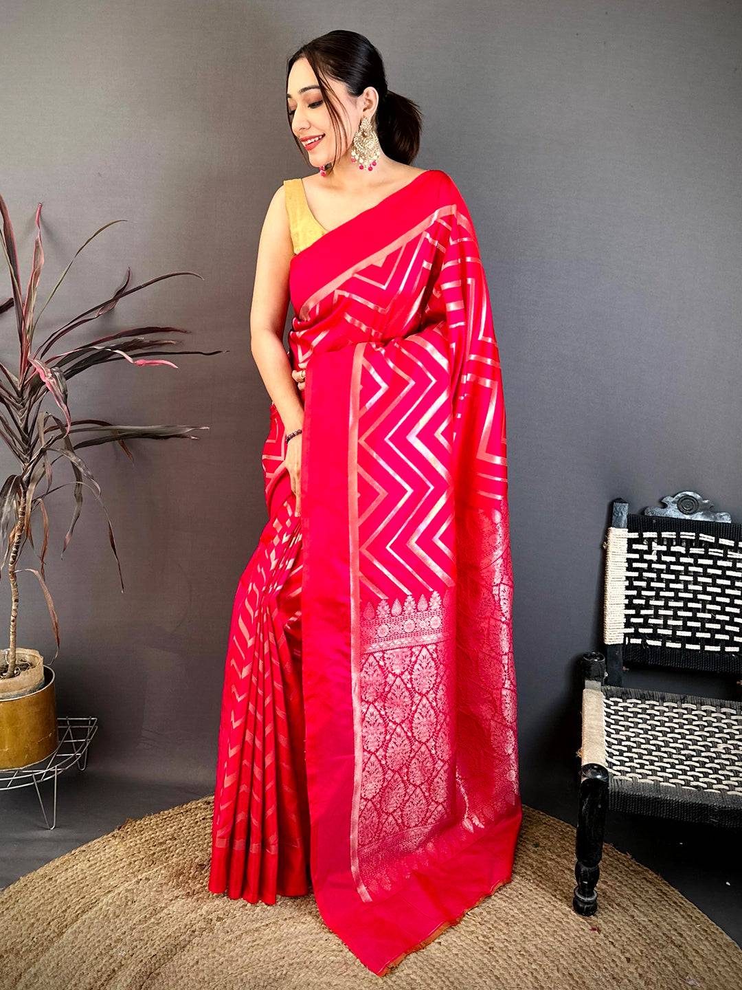 Pink Geometric Zari Weave Banarasi Saree