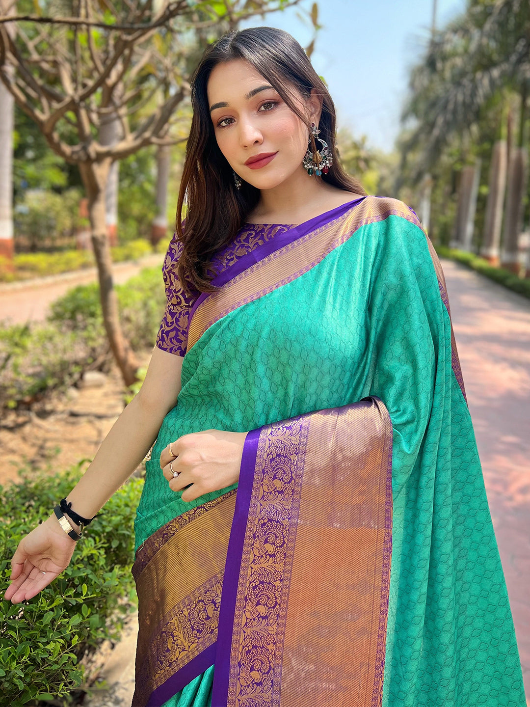 Turquoise Colour Kanjivaram Aura Soft Silk Saree With Broced Zari Blouse