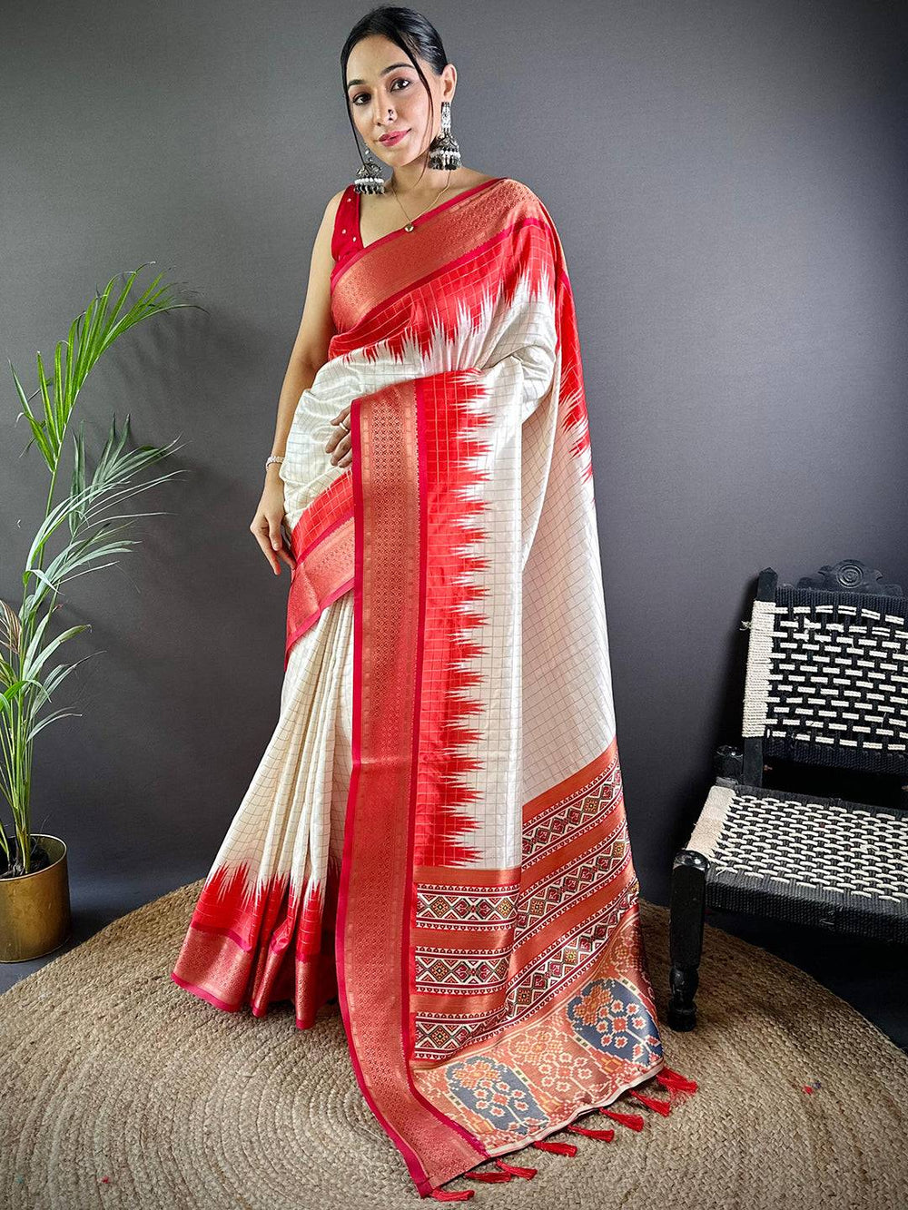Full view of Designer Soft Silk Zari Chex Saree in red and white