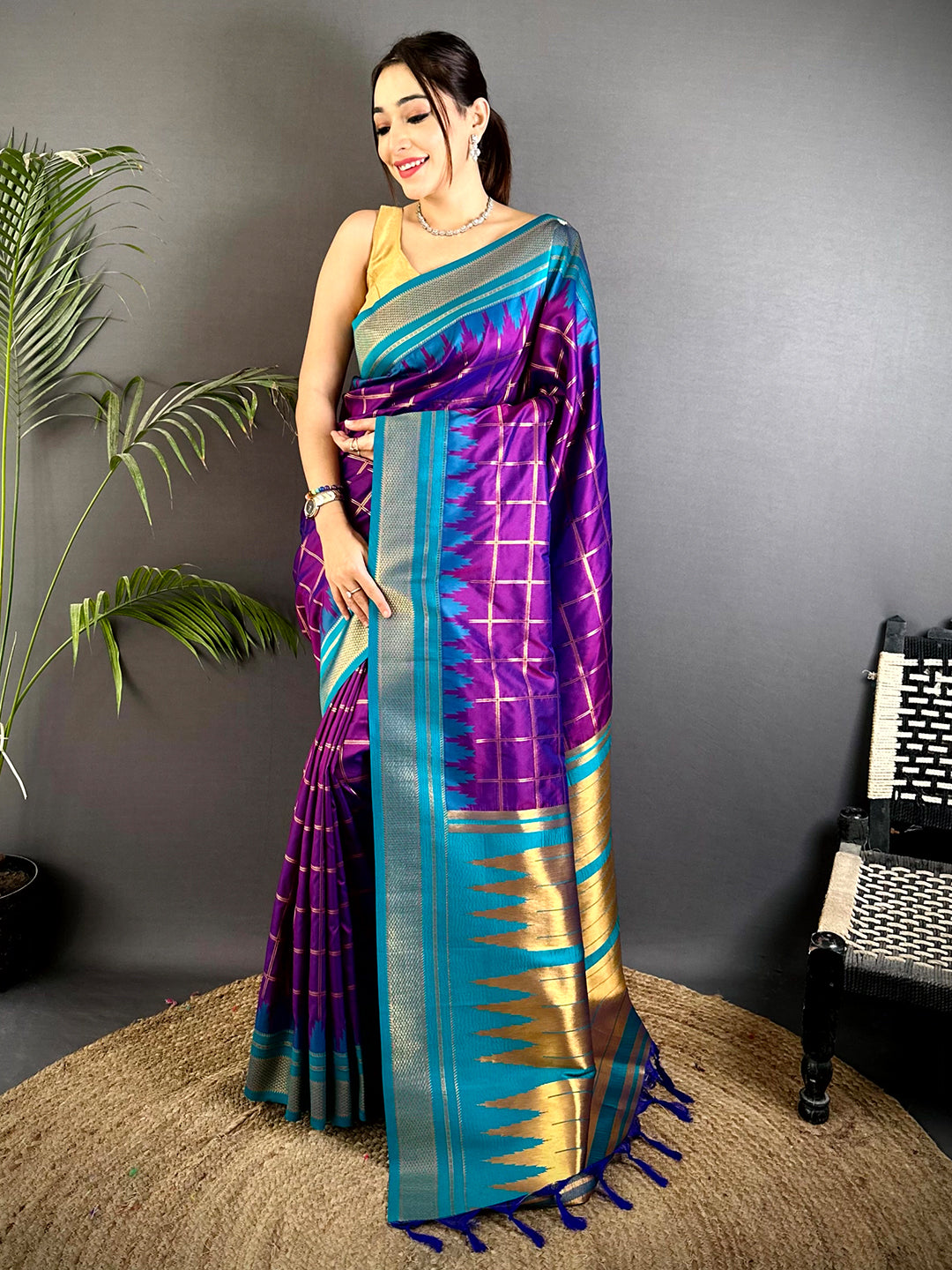 Regal Dual Tone Gold Zari Saree