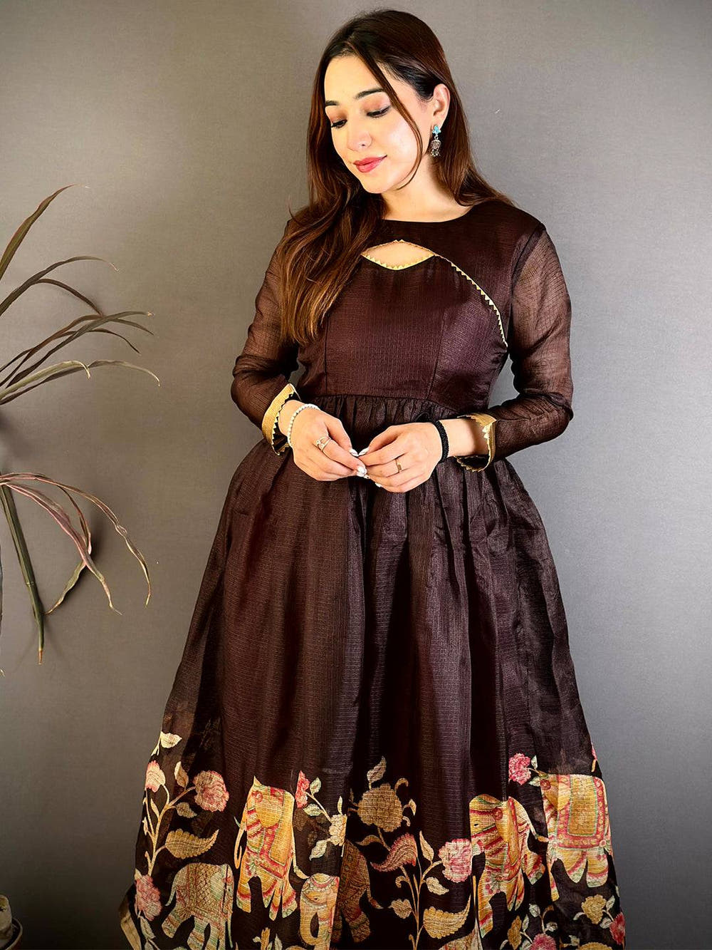 Elegant Crew Neck Kota Doriya Kurti