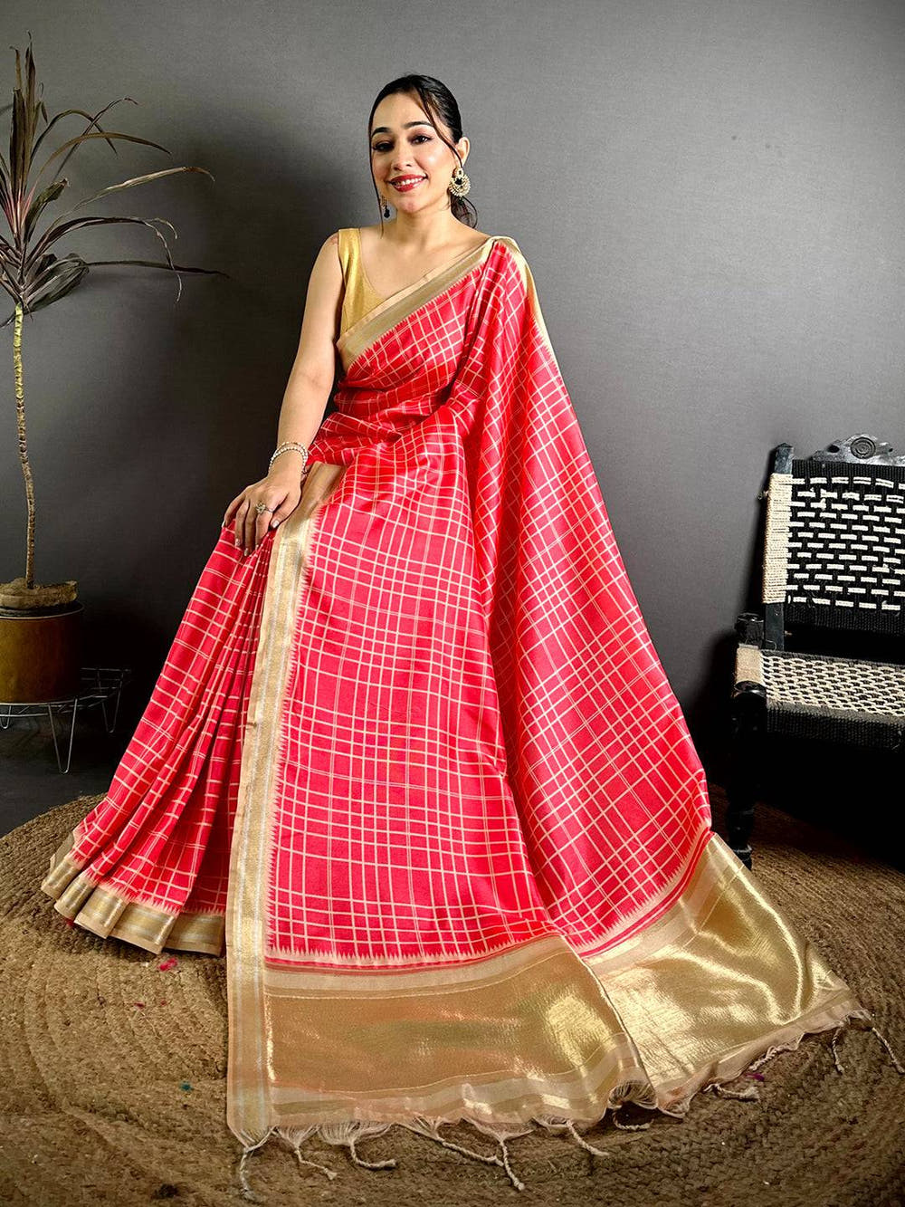 Soft Silk Checks Gaji Lakda Patta Saree