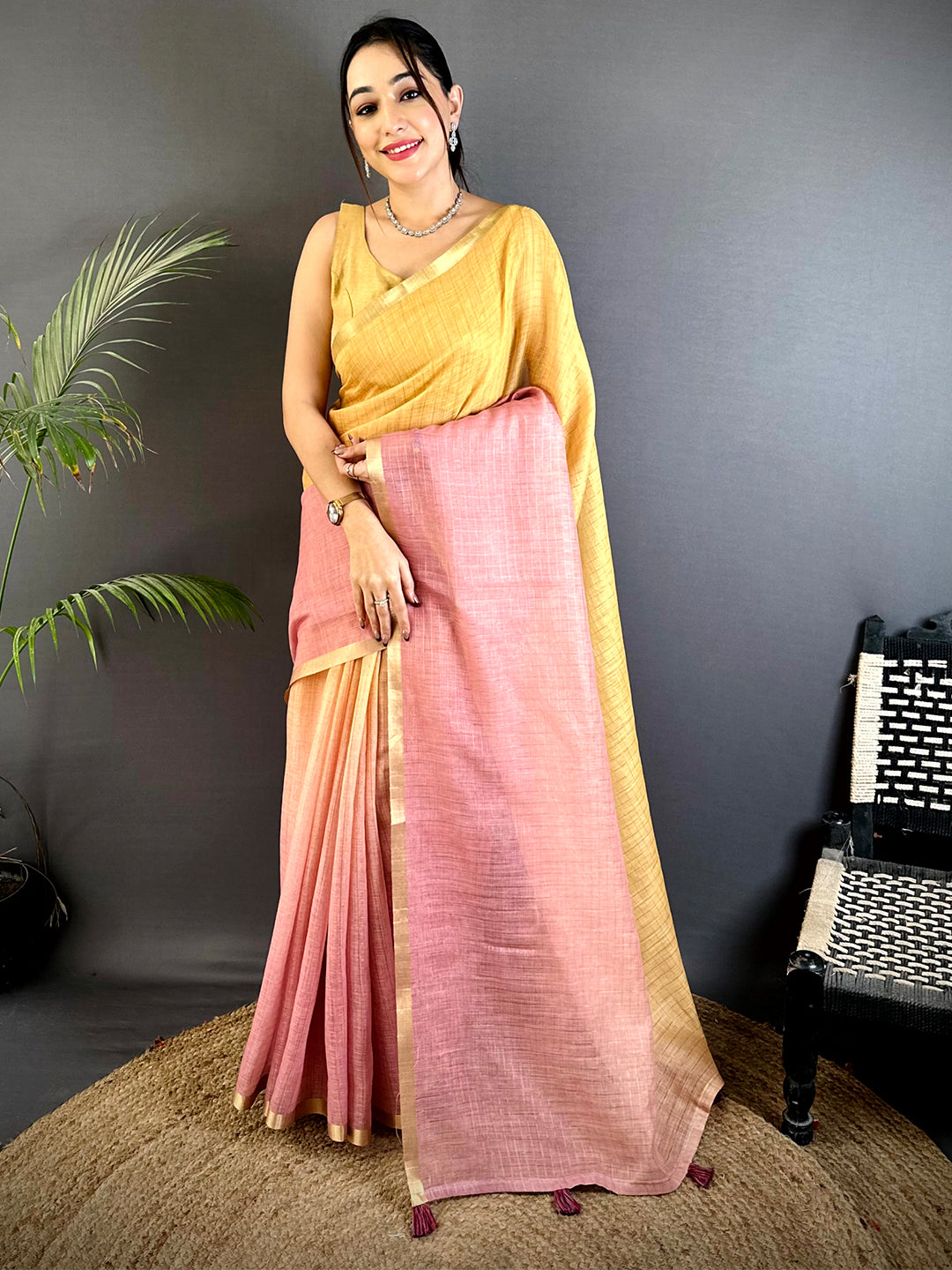 Graceful  Linen 90 Zari Check Saree