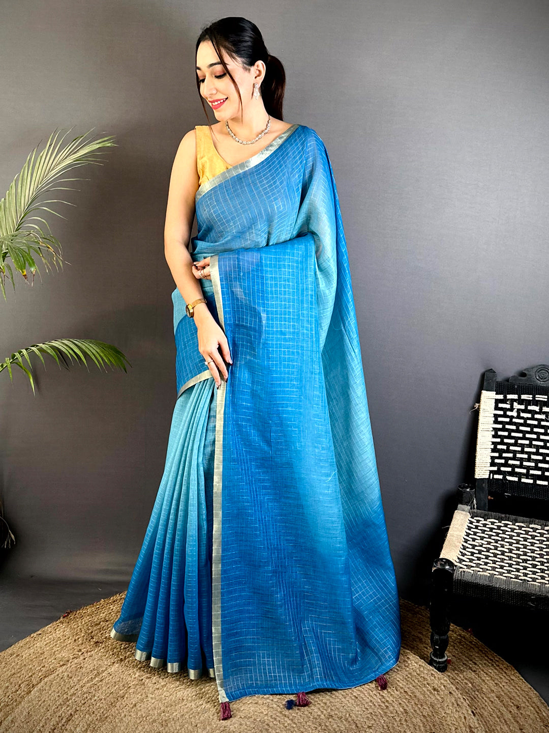 Stylish Self Chex Linen Zari Saree


