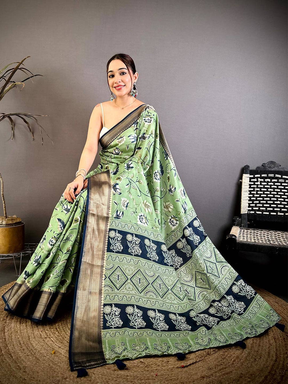 Pista Soft Dola Silk Floral Kanchi Border Saree