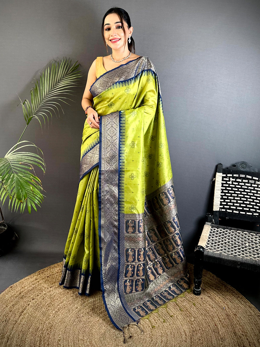 Green Crystal Raw Silk Kanchi Pattu Saree