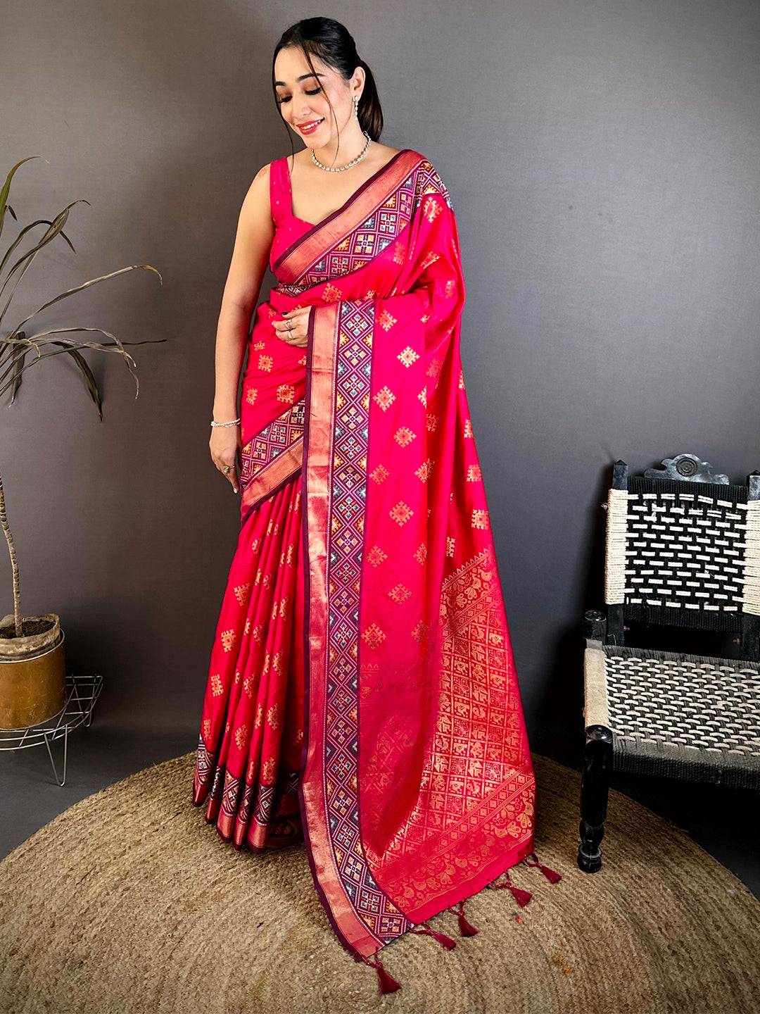 Designer Gold Zari Double Tone Pattu Saree