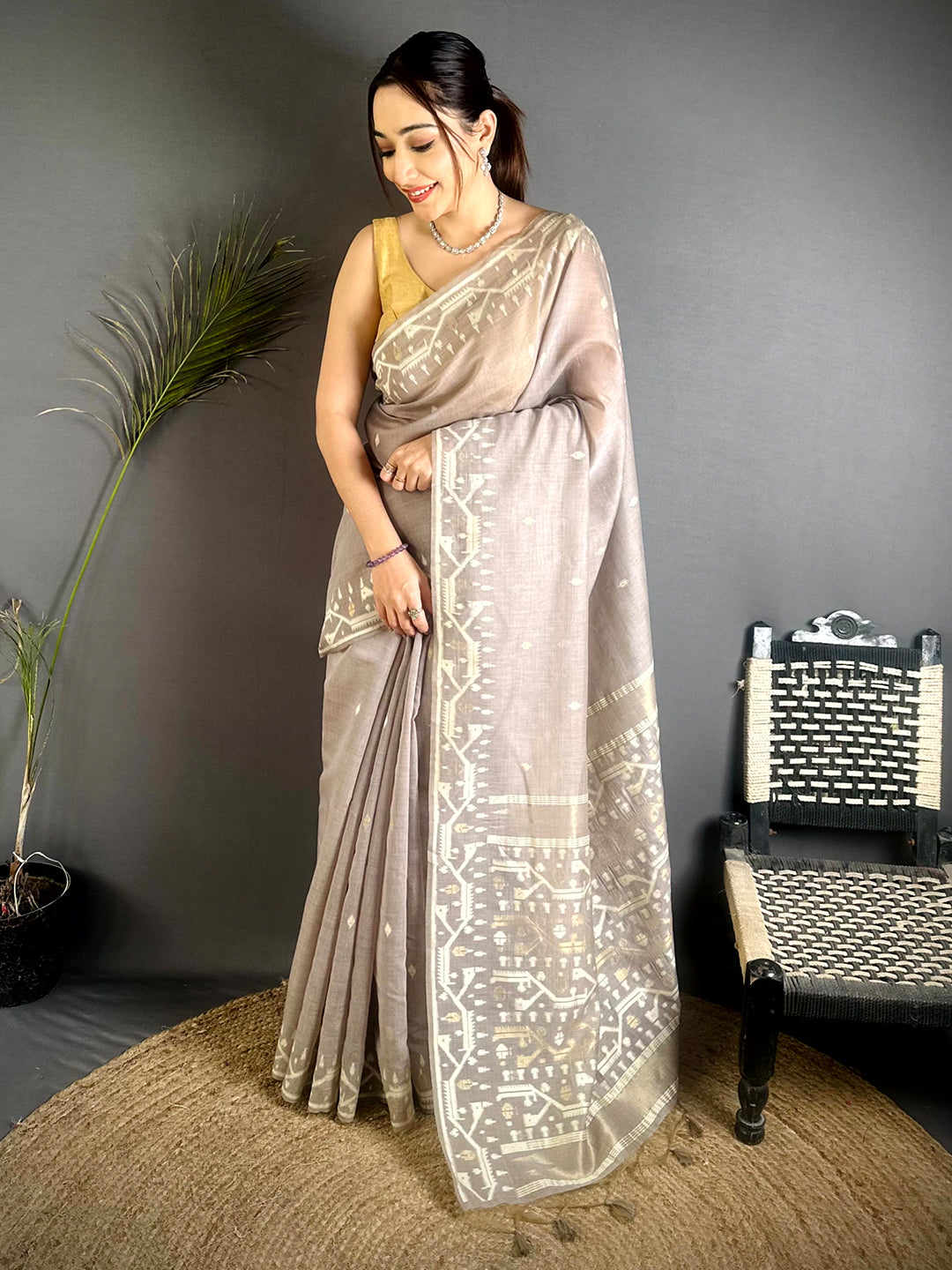 Classic Lakhani Linen Saree
