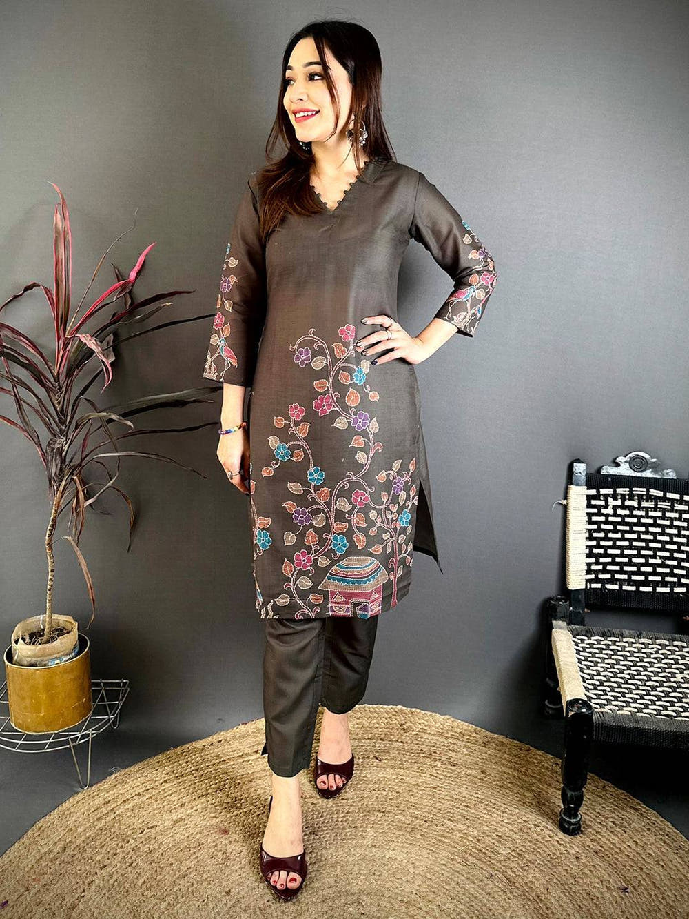 Mul Cotton Kantha Work V Neck Kurti