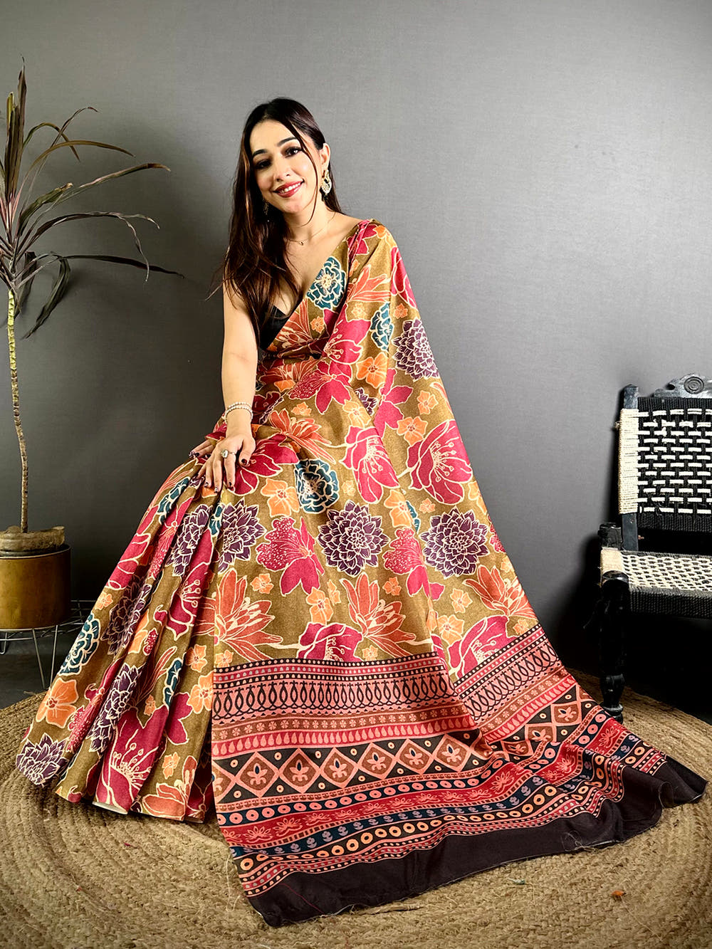 Stylish Tussar Bold Floral Print Saree