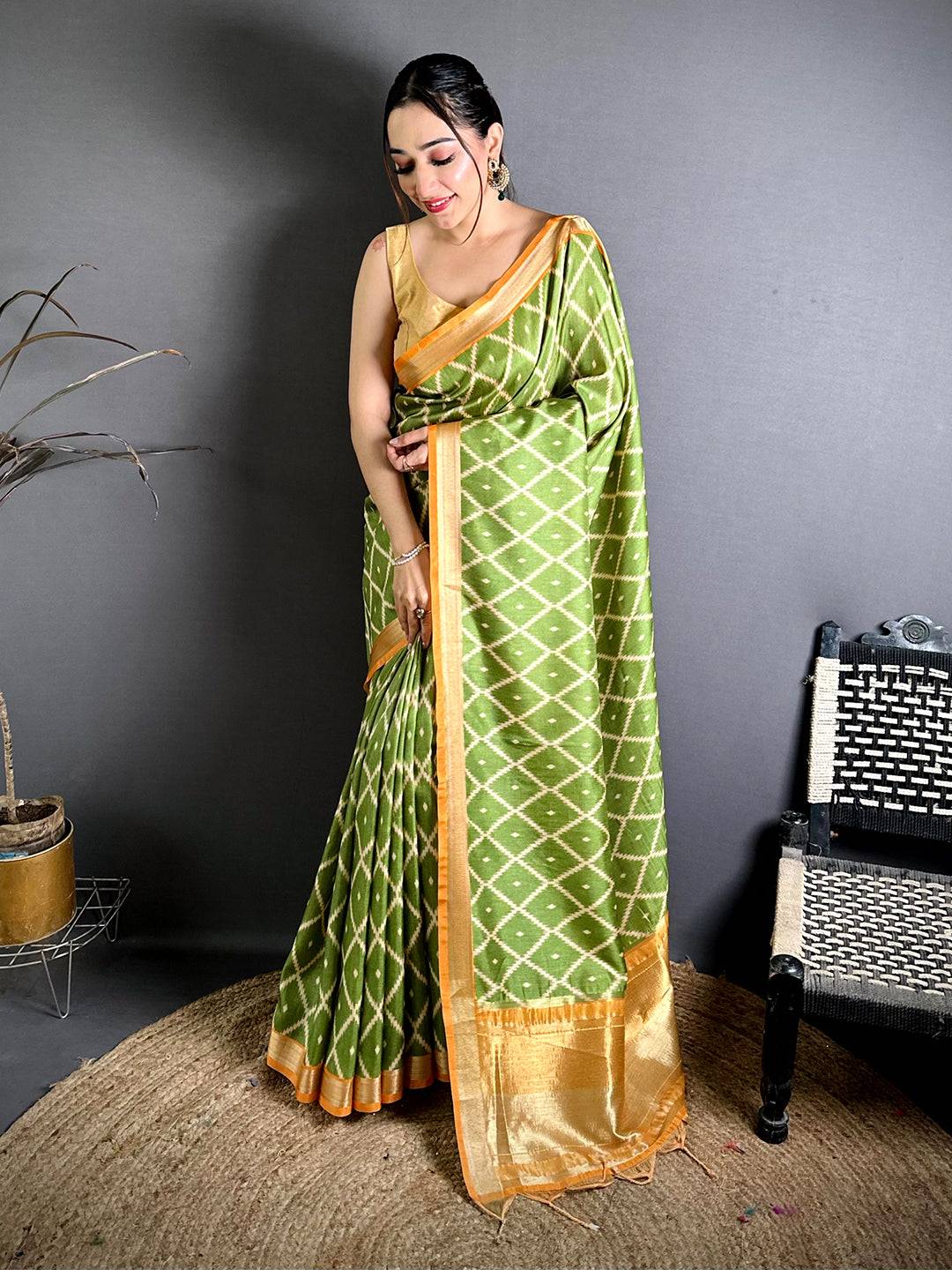 Artisan Gaji Lakda Patta Ikkat Saree