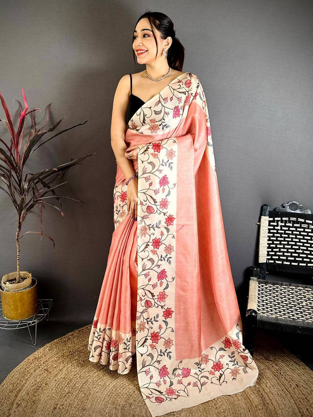 Stylish Floral Border Tussar Saree