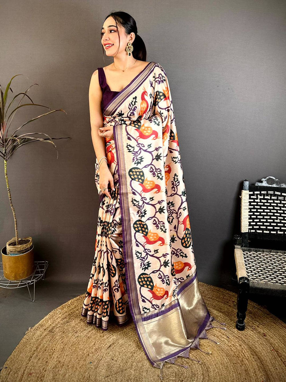 Stylish Gold Lakda Patta Kalamkari Saree