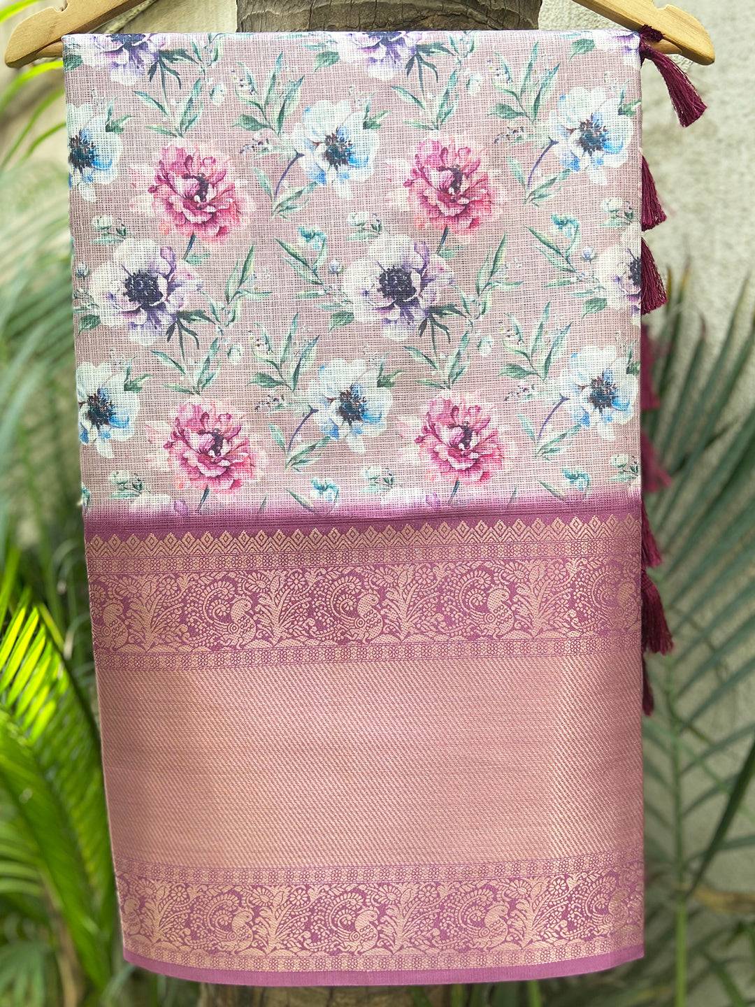 Muvel Kota Doriya saree with floral print and gold zari border