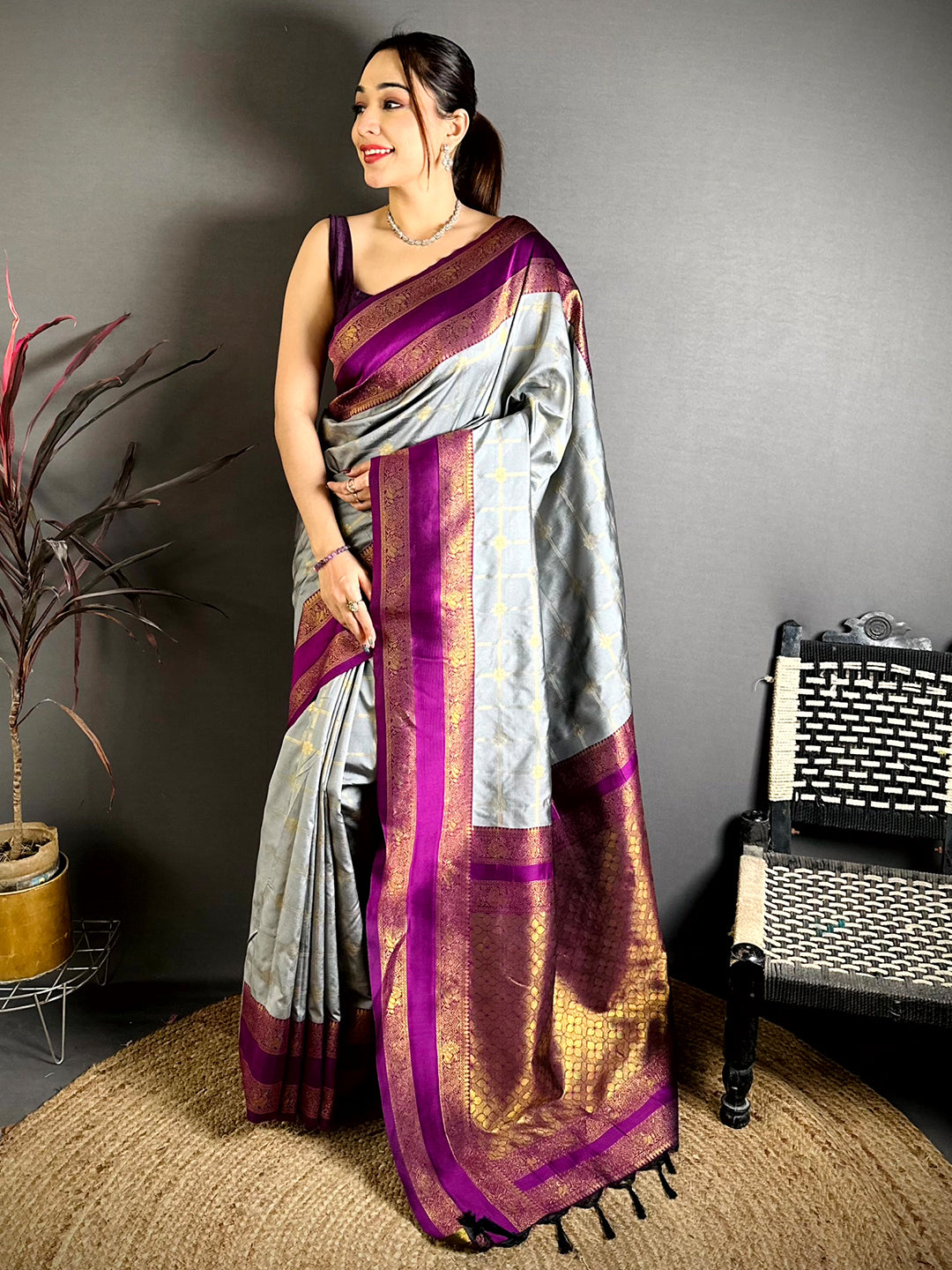 Grey Check Weave Gadwal Saree