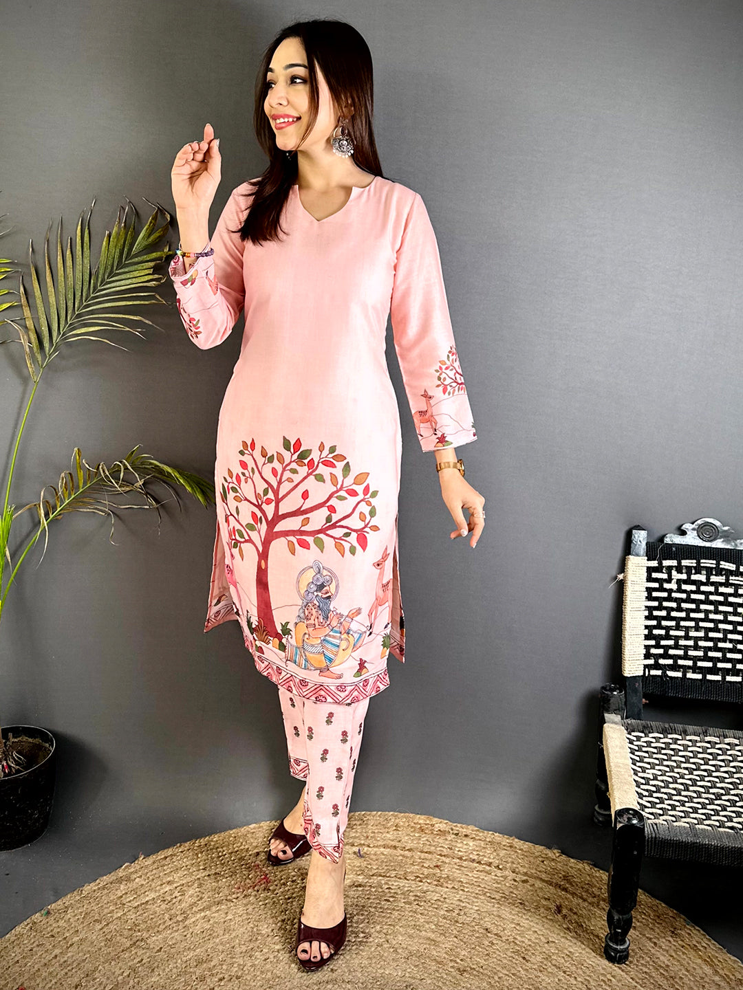 Kalamkari Curve V Slit Neck Kurti



