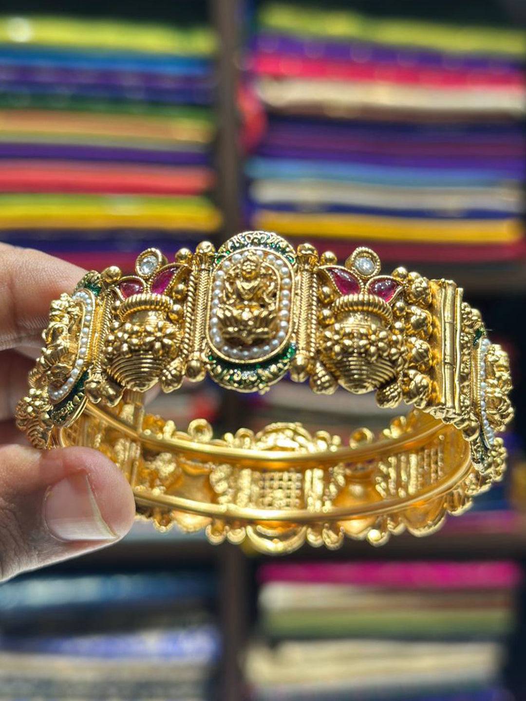 Royal Antique Gold Bangle



