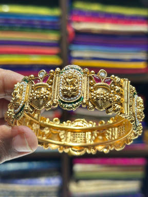 Royal Antique Gold Bangle


