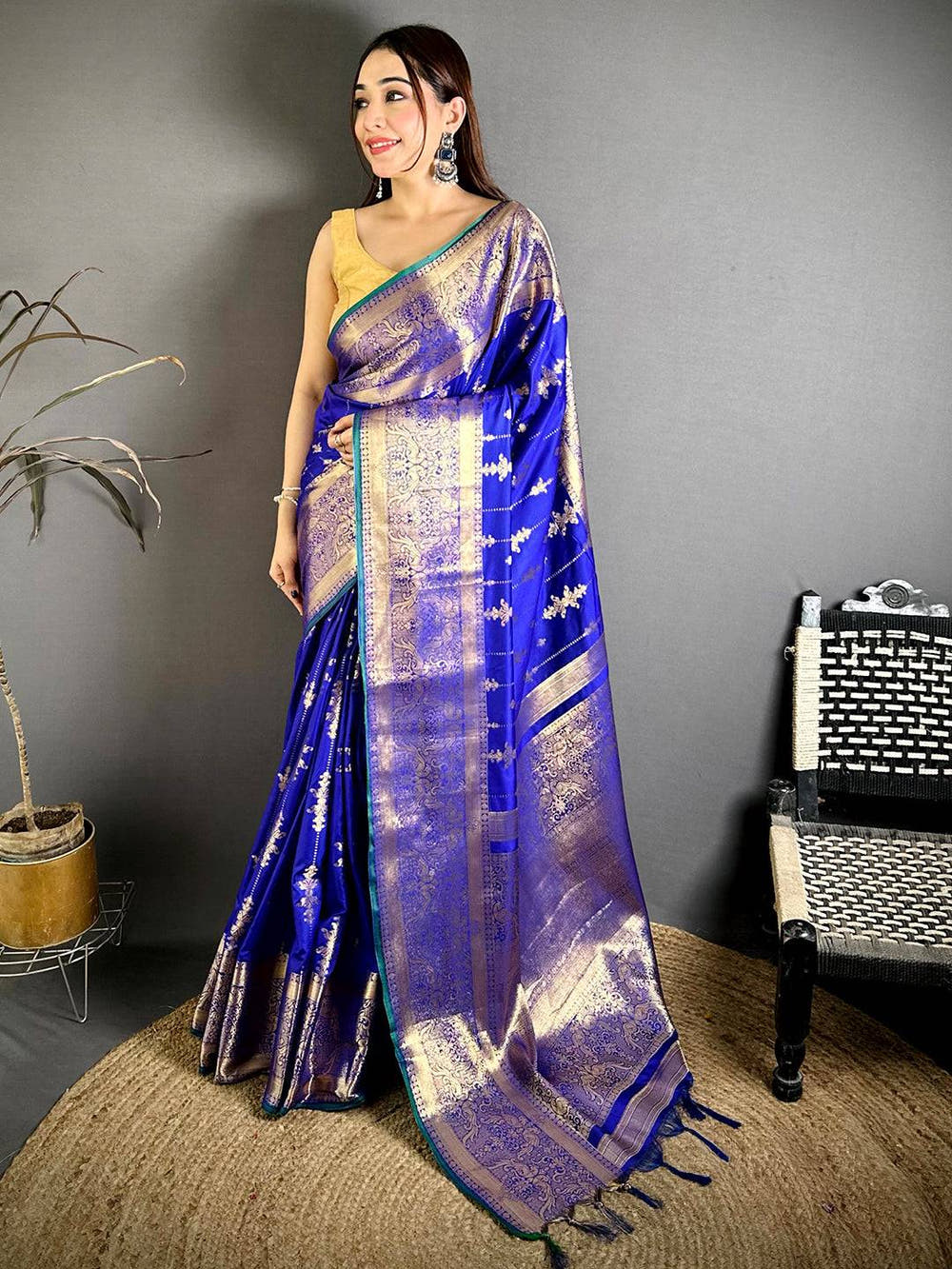 Stylish Banarasi Katan Big Zari Border Saree
