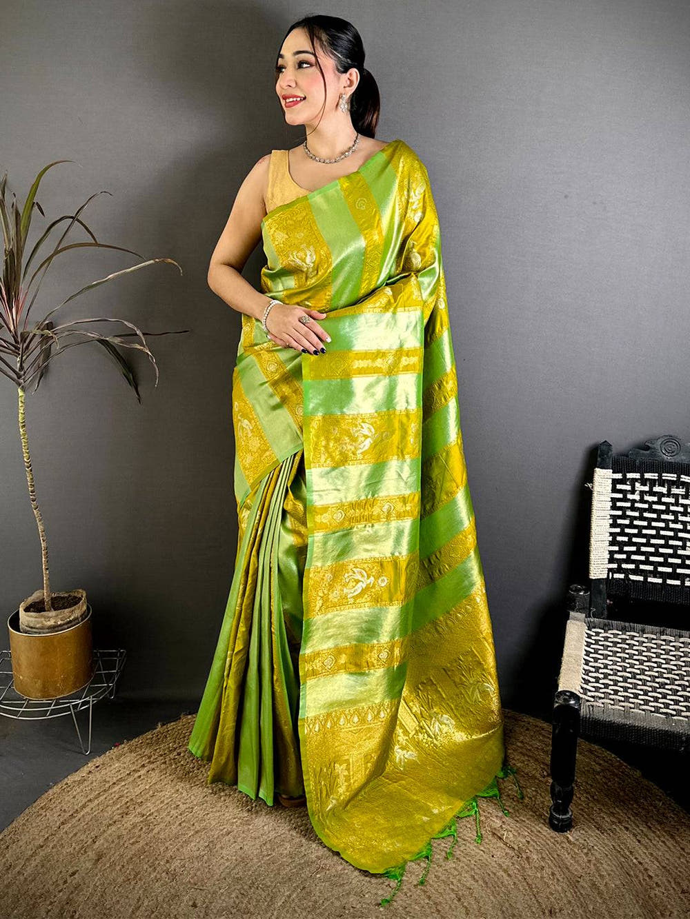 Elegant Two Tone Weaving Soft Silk Saree