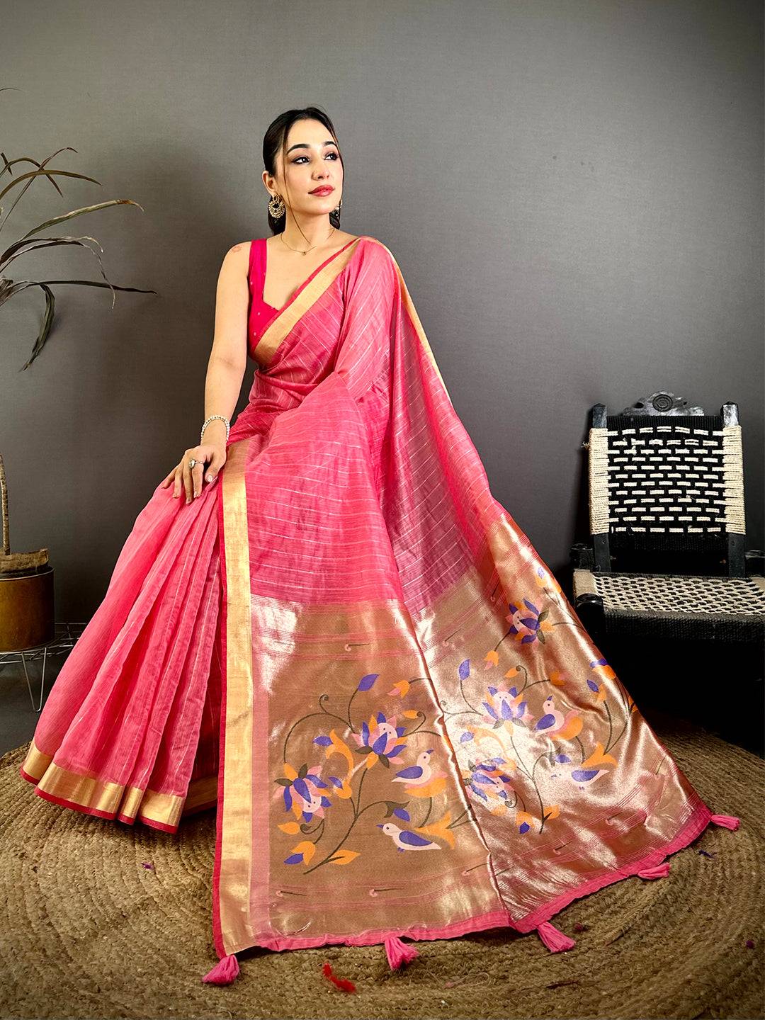 Elegant Floral Jacquard Rich Pallu Saree