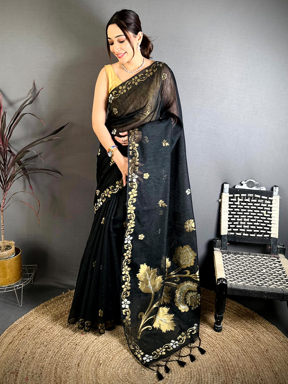 Black Sona Chandi Khadi Ghicha Saree


