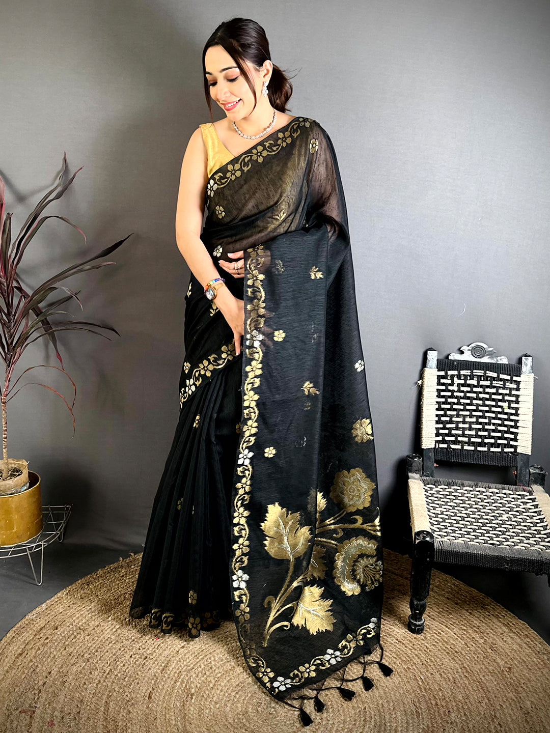 Black Sona Chandi Khadi Ghicha Saree


