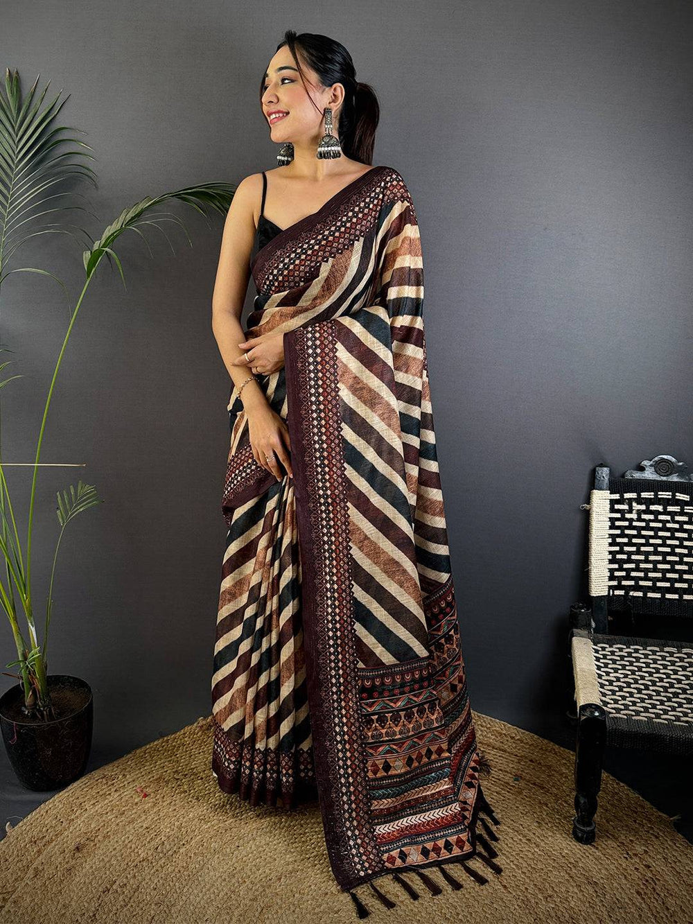 Radiance Geometric Printed Linen Saree