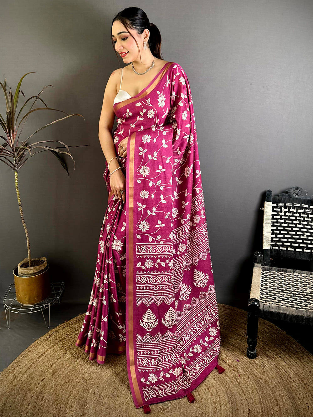 Magenta Leaf Printed Mul Cotton Saree