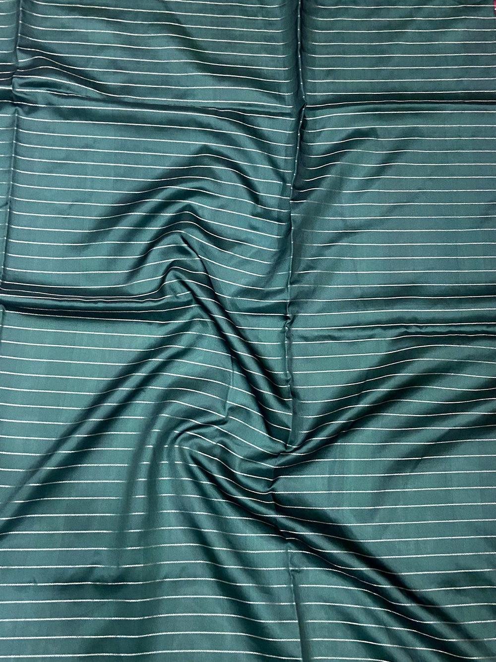 Green Soft Gadwal Pattu Geometric Saree