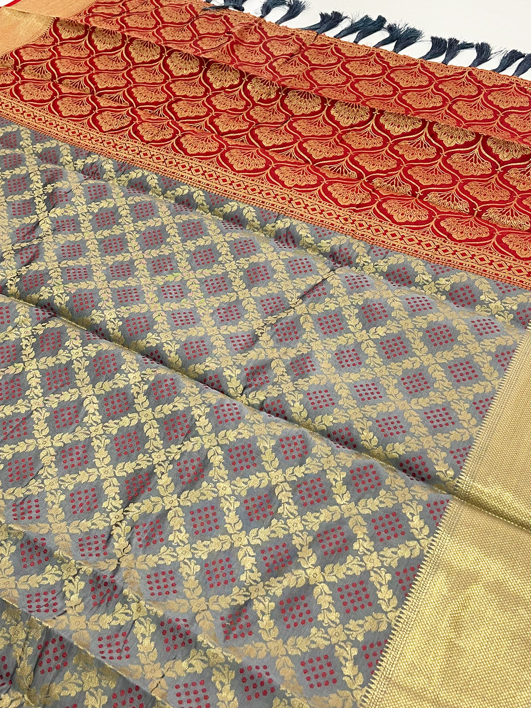 Graceful Grey Banarasi Patola Zari Saree