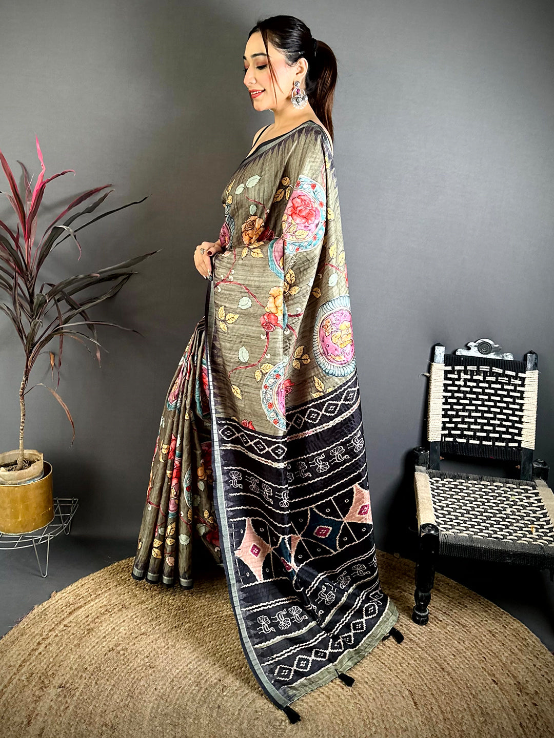 Radiant Pochampally Art Pallu Tussar Saree