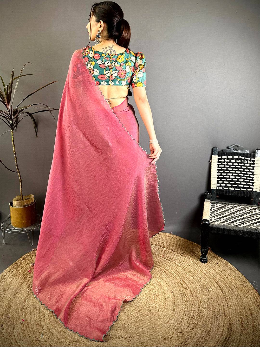 Celebrity Contrast Printed Blouse Silk Saree