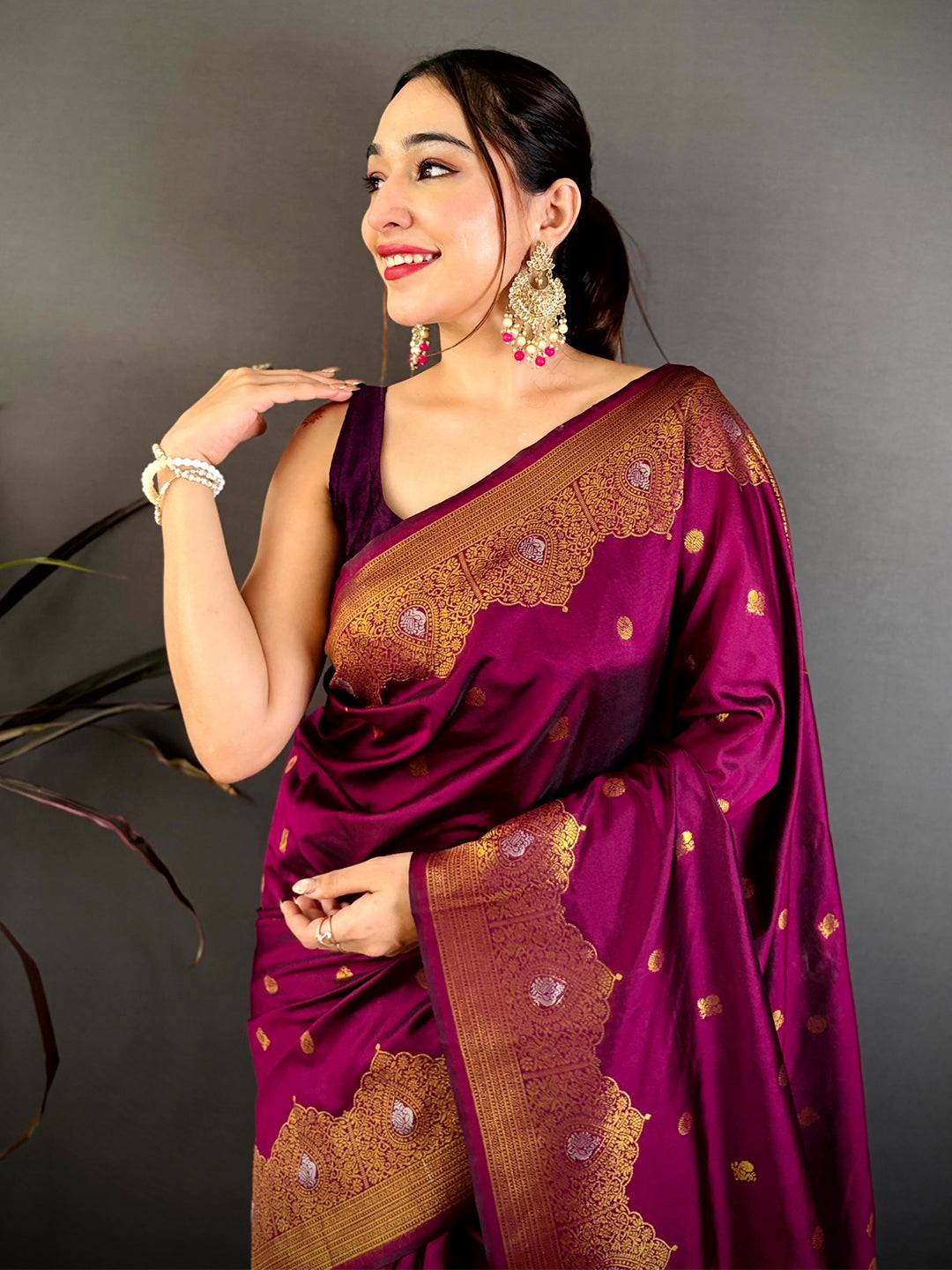 Royal Butti Pattern Soft Silk Zari Saree