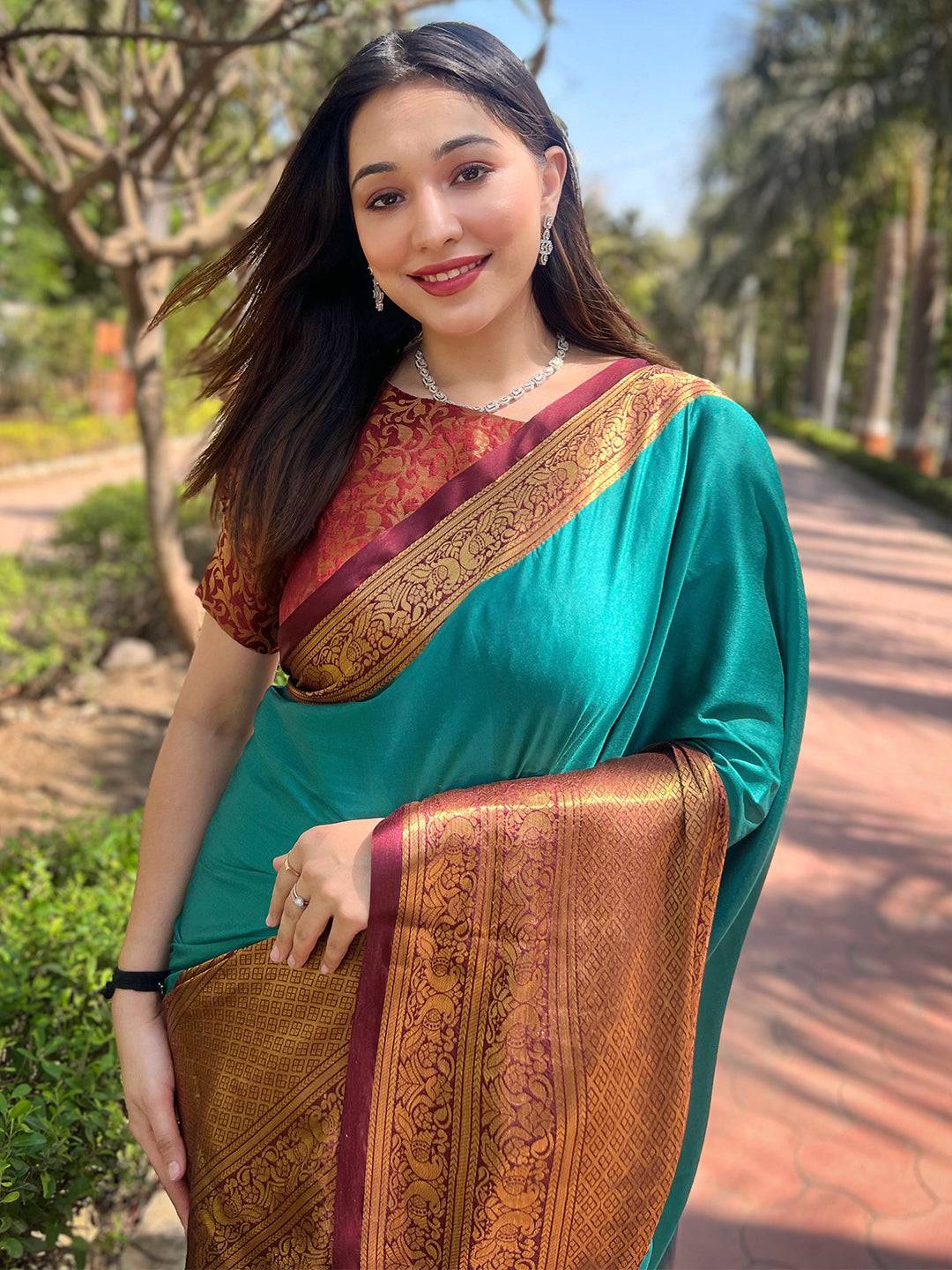 Aura Soft Silk Teal Colour Saree With Kanjivaram Weaving