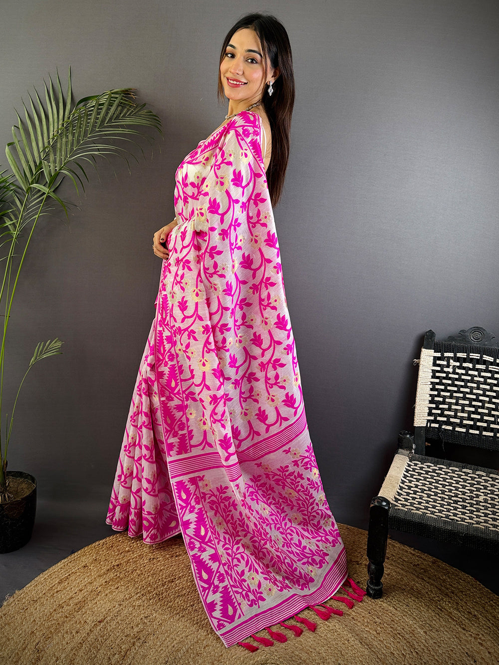 Radiant Pink Dhakai Jamdani Cotton Silk Saree