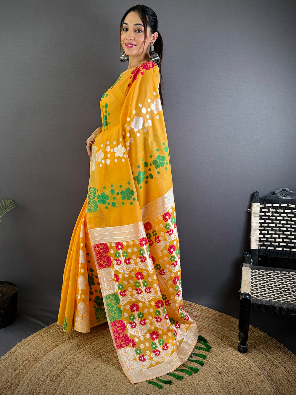 Graceful Yellow Dhakai Jamdani Cotton Silk Saree