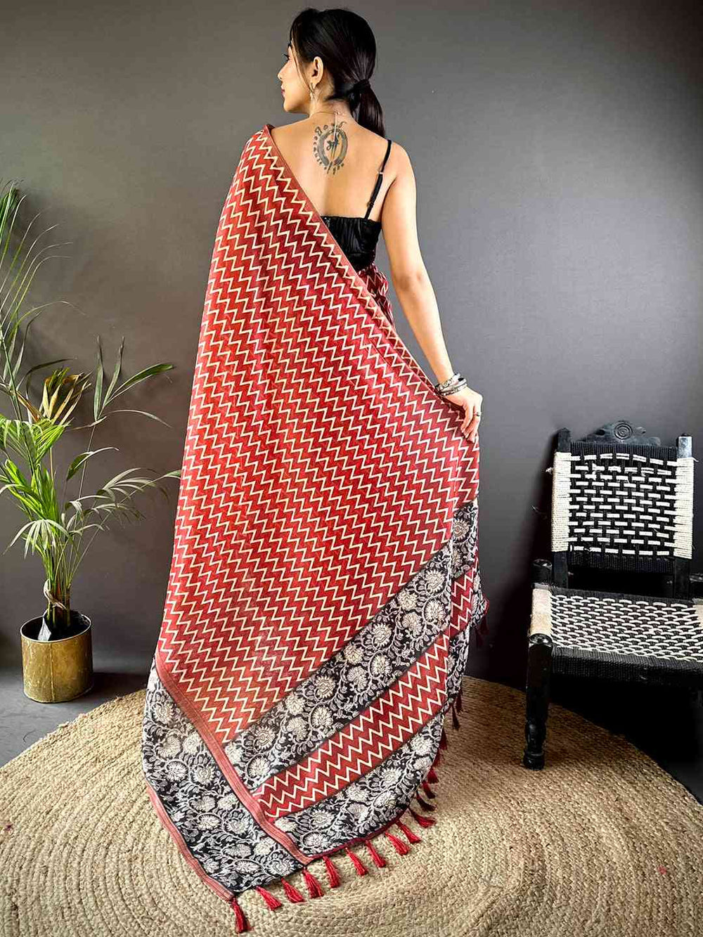 Red Chanderi Phulkari Zig-Zag Print Saree