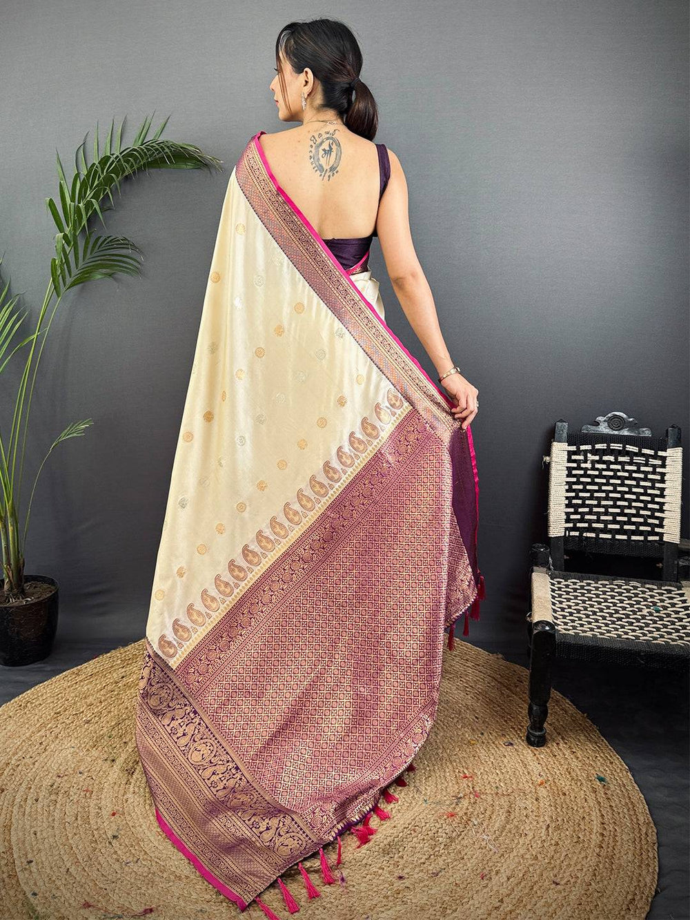 Soft Silk Contrast Colour Kanjivaram Border Saree
