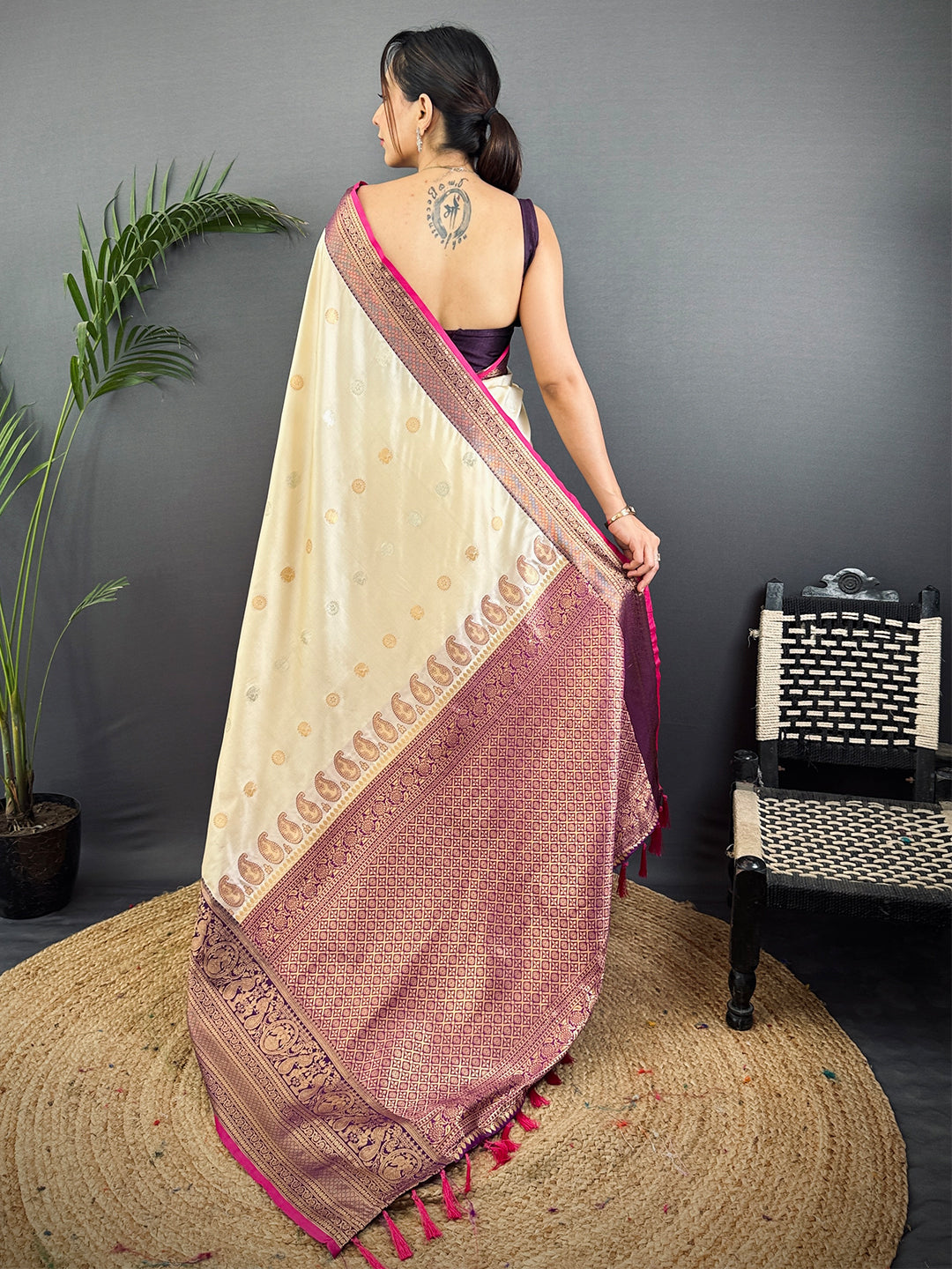 Soft Silk Contrast Colour Kanjivaram Border Saree