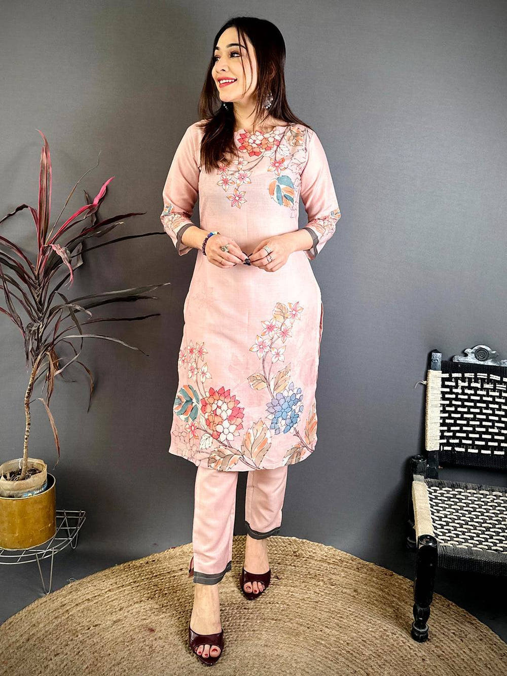 Elegant Kalamkari Scalup Neck Kurti