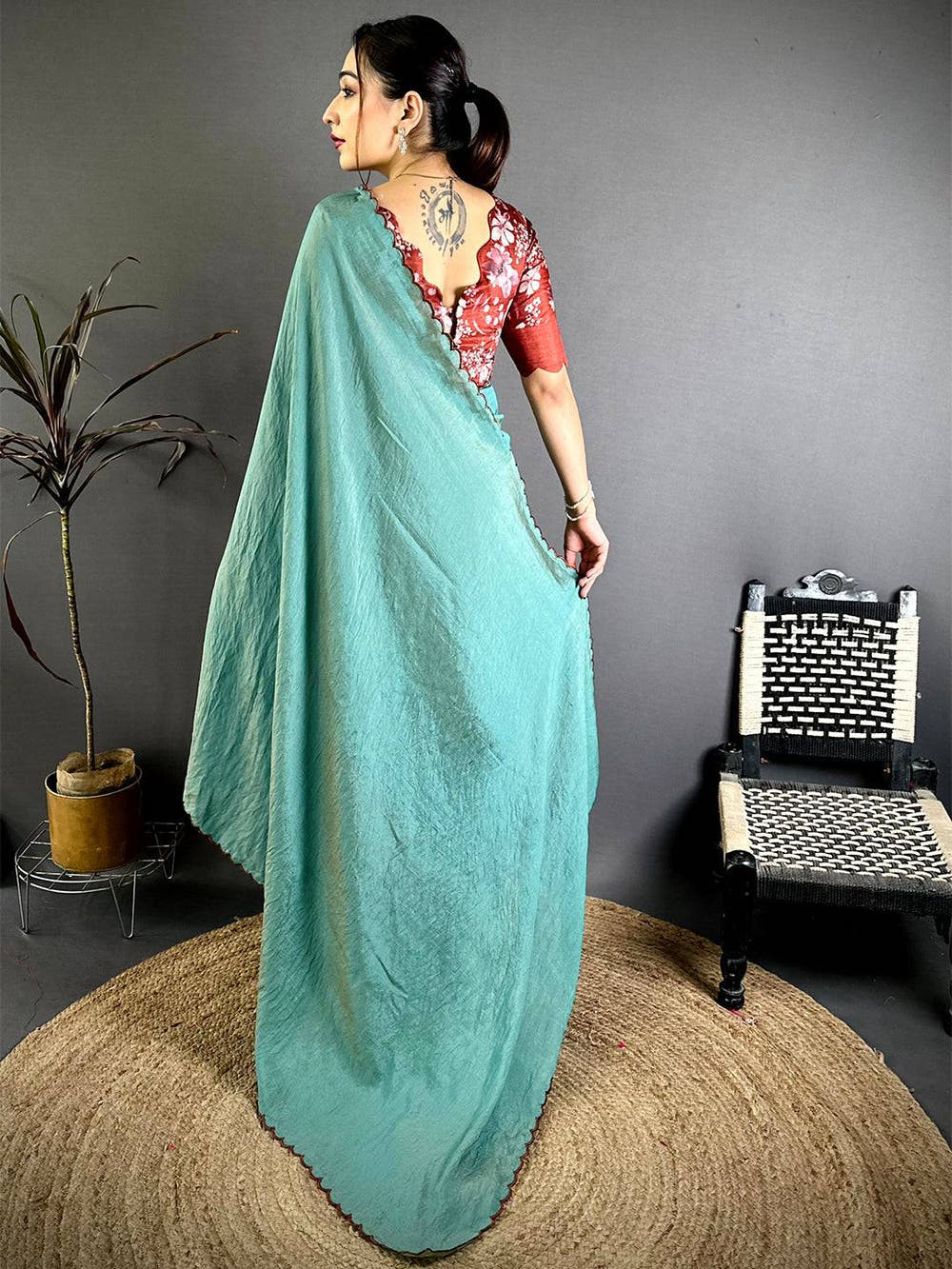 Stylish Contrast Printed Blouse Silk Saree