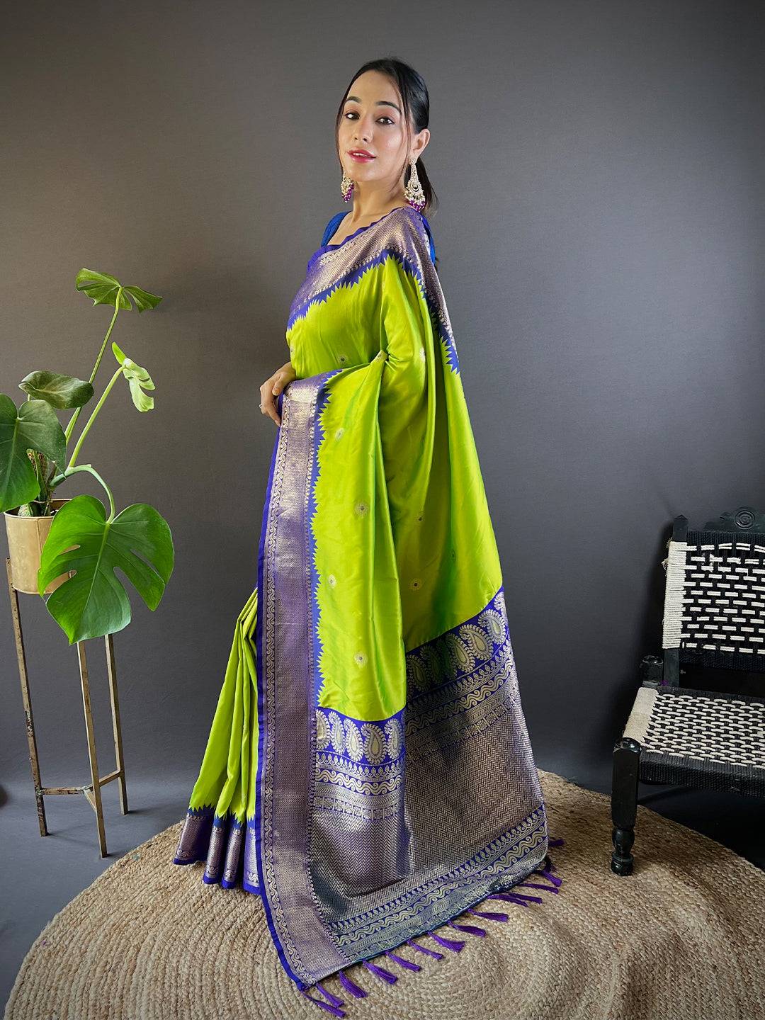 Lime Green Eyecapthear Gadhwal Silk Saree