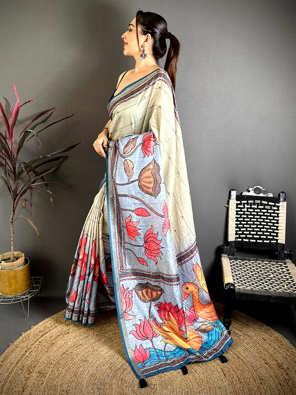 Stylish Madhubani Katha Effect Tussar Saree