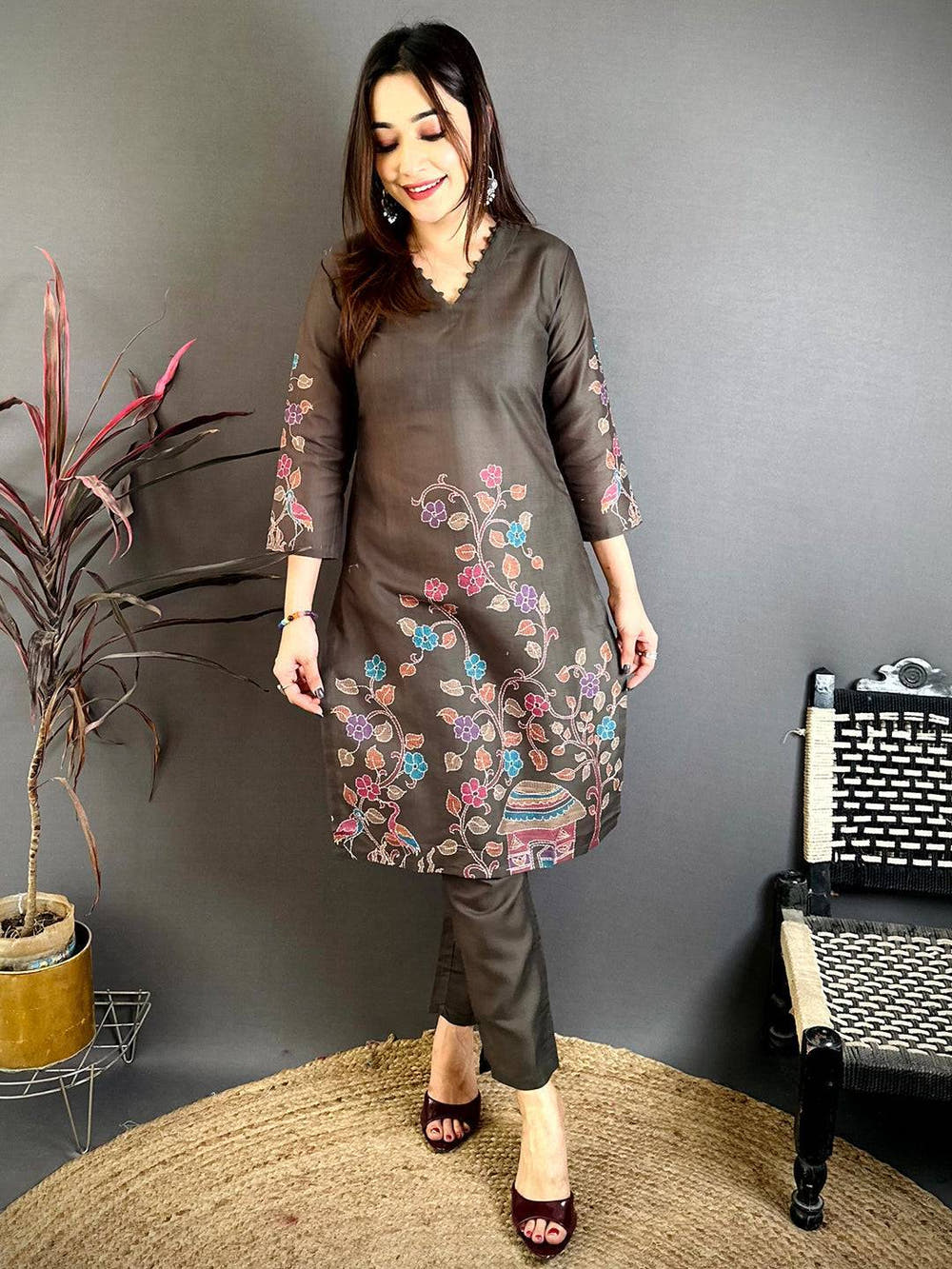 Mul Cotton Kantha Work V Neck Kurti